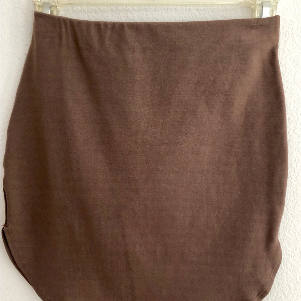 Cute mini skirt!